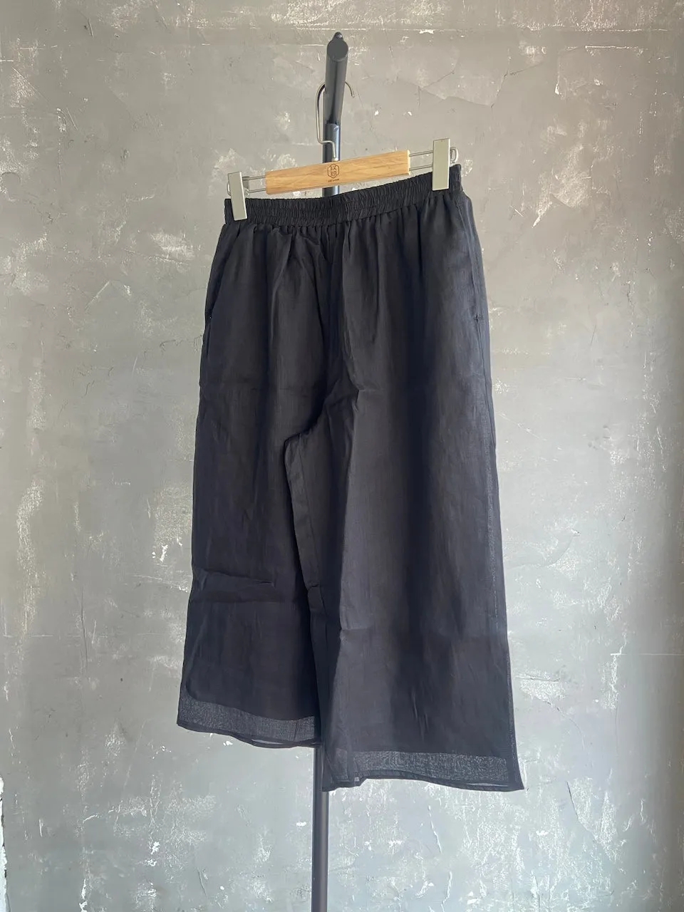 Ramie Ankle Pant in Black