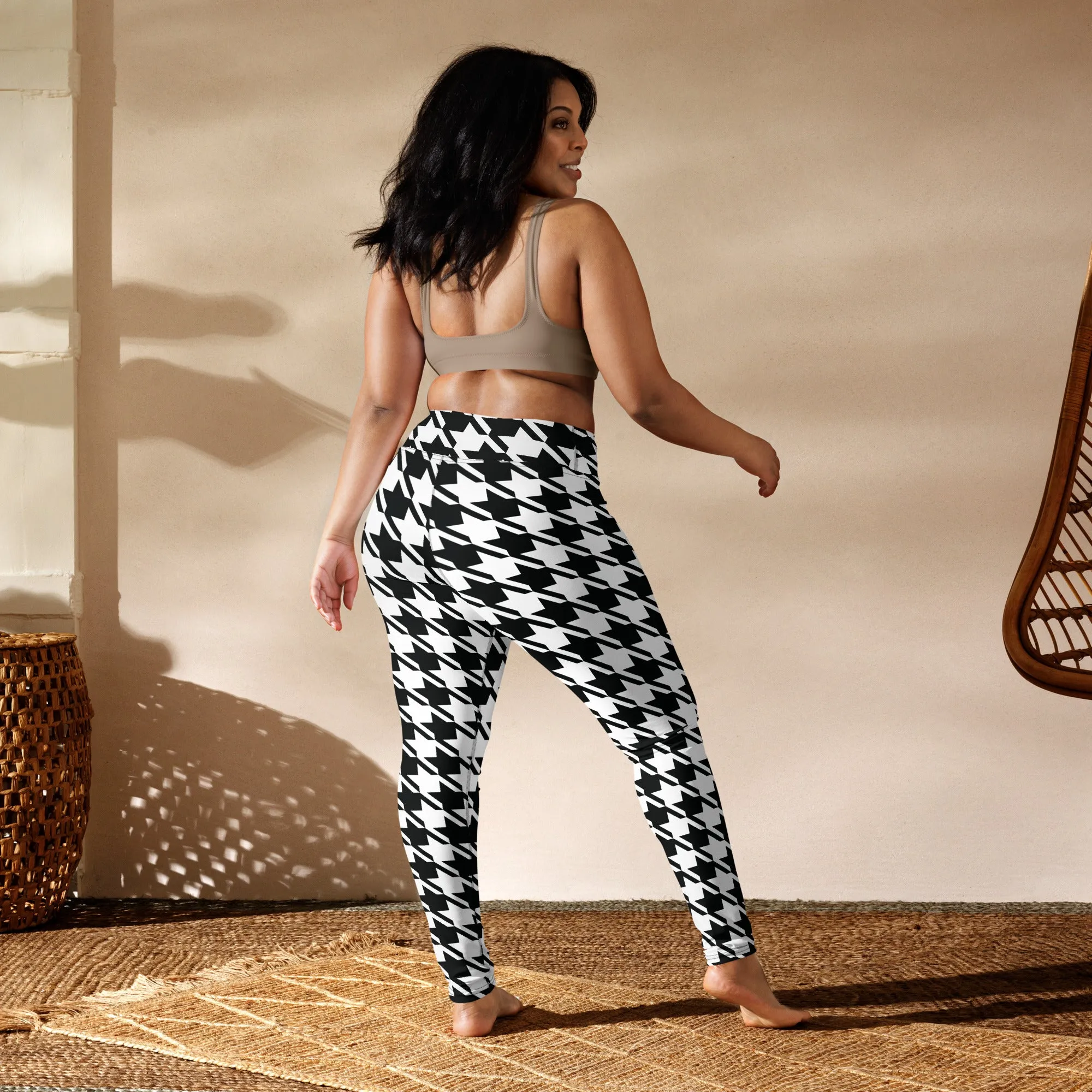 Trendy Training: Women's Houndstooth Yoga Leggings