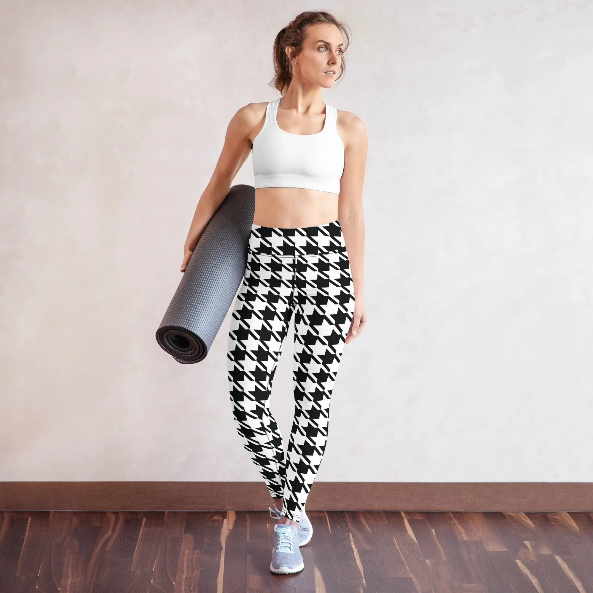 Trendy Training: Women's Houndstooth Yoga Leggings
